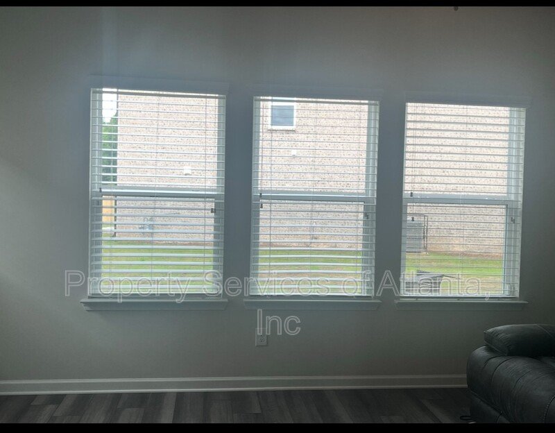 Fairburn 5BD/2.5BA newer home! property image