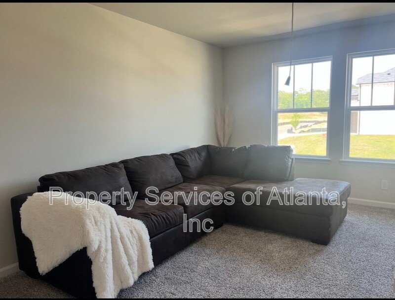 Fairburn 5BD/2.5BA newer home! property image