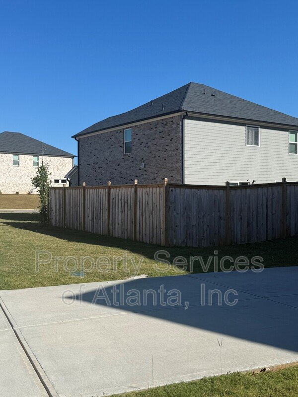 Fairburn 5BD/2.5BA newer home! property image