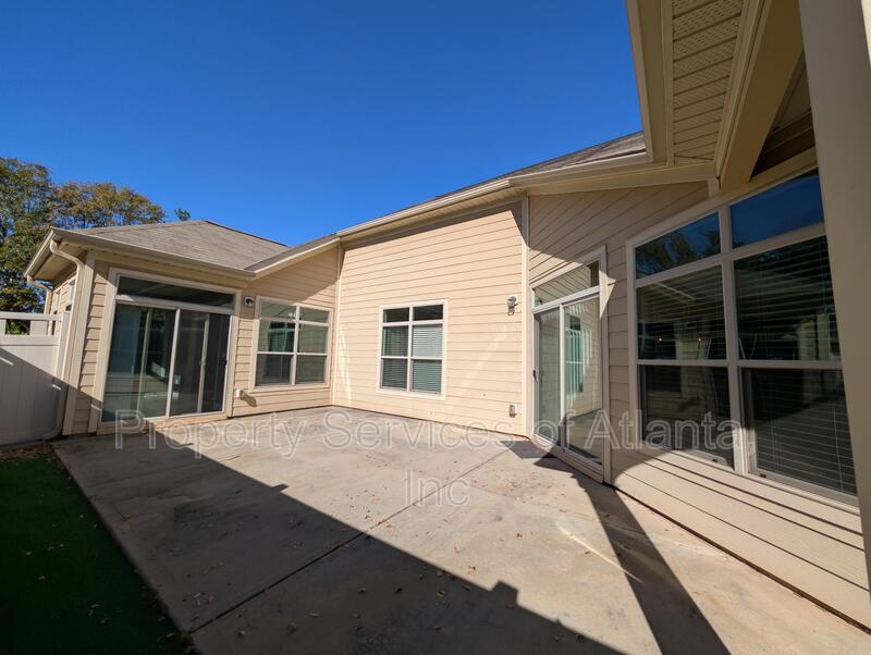 Beautiful  2BD/2BA Ranch with bonus room Move in Now property image