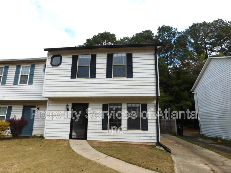 Powder Springs - 2BR/2.5BA Renovated End Unit Townhouse - Fenced Yard property image
