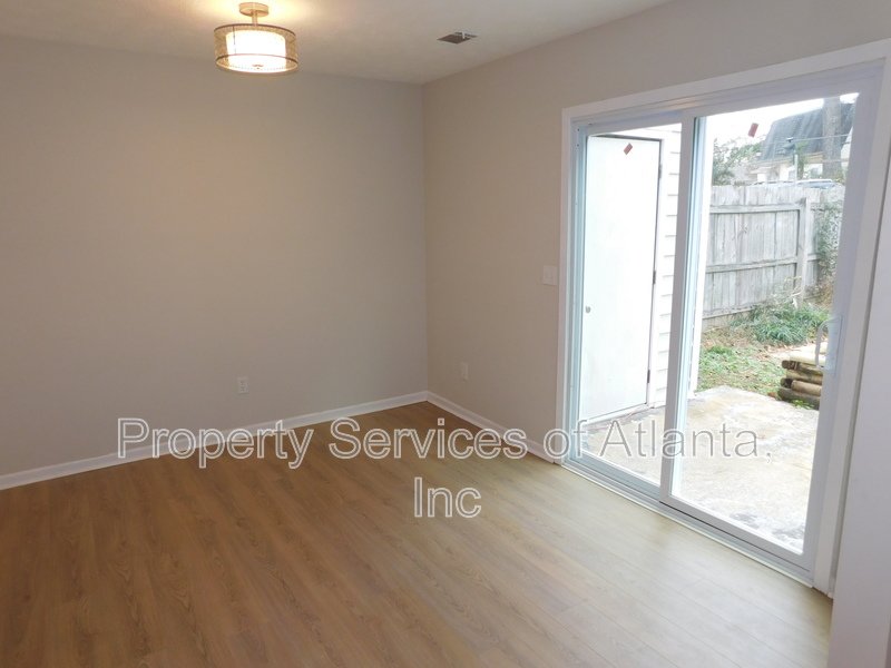 Powder Springs - 2BR/2.5BA Renovated End Unit Townhouse - Fenced Yard property image