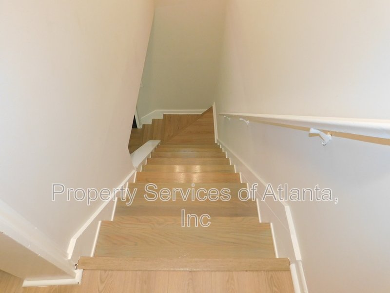 Powder Springs - 2BR/2.5BA Renovated End Unit Townhouse - Fenced Yard property image