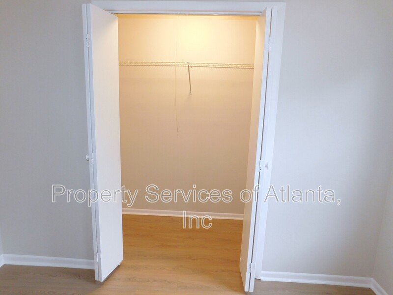 Powder Springs - 2BR/2.5BA Renovated End Unit Townhouse - Fenced Yard property image