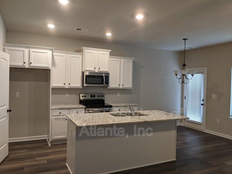McDonough 3BD/2.5BA Newer Build property image
