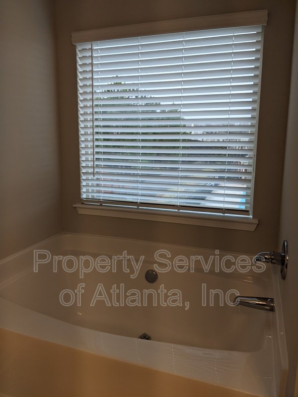 McDonough 3BD/2.5BA Newer Build property image