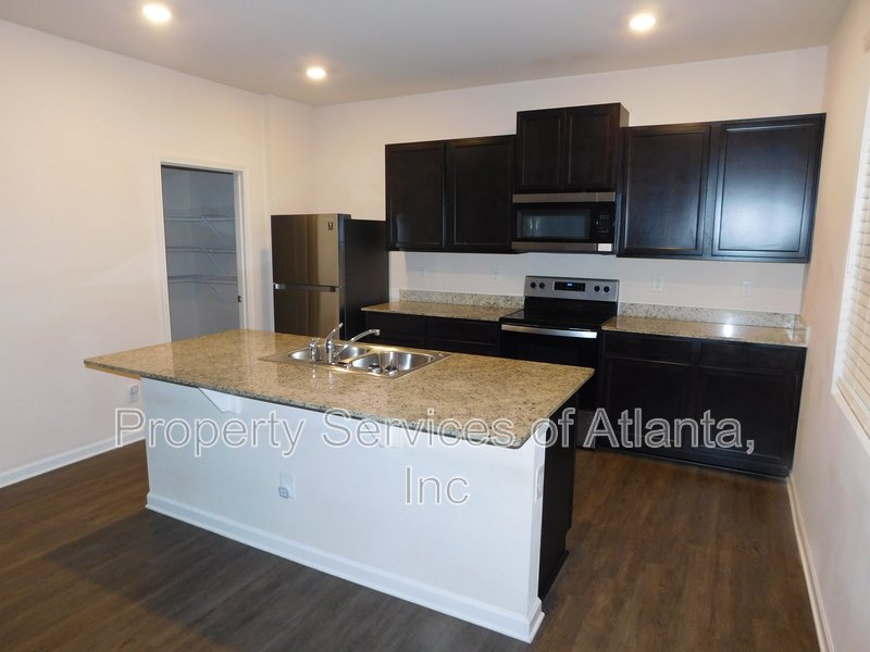 Dallas - 4BR/2.5 BA - Amenities property image