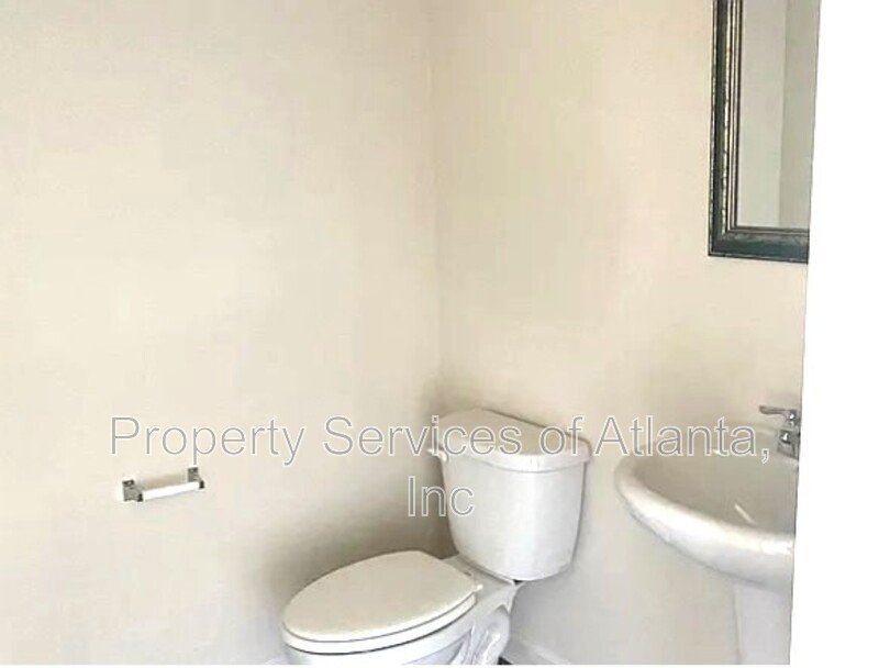 Dallas - 4BR/2.5 BA - Amenities property image