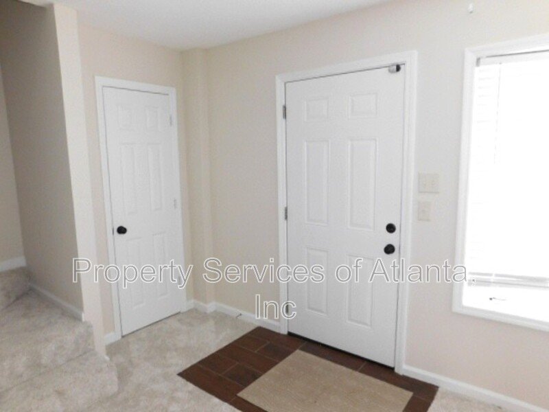 Roswell - 3BR/3.5BA End Unit Townhouse property image