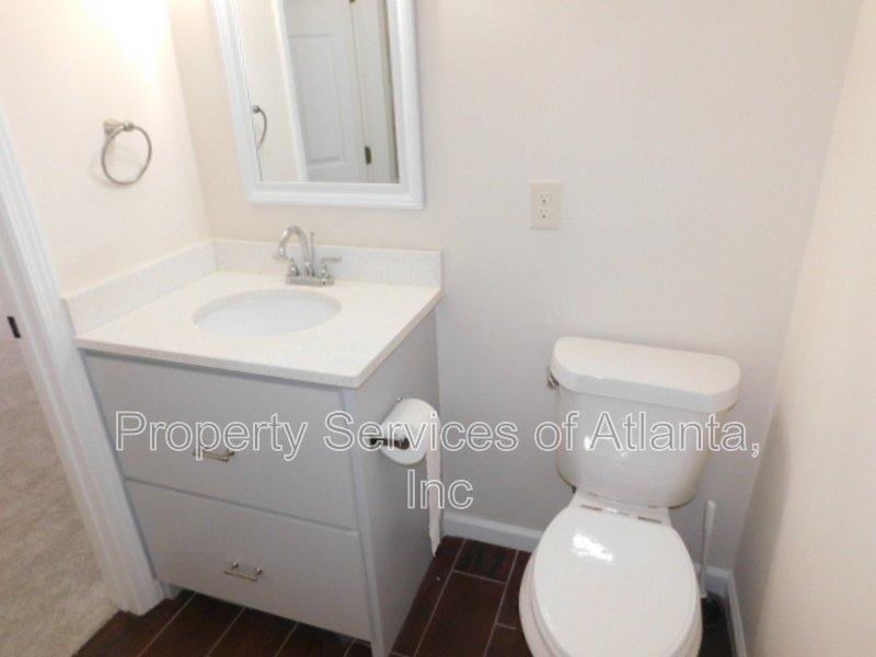 Roswell - 3BR/3.5BA End Unit Townhouse property image