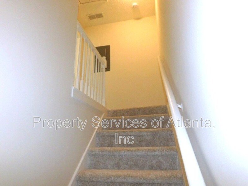 Roswell - 3BR/3.5BA End Unit Townhouse property image