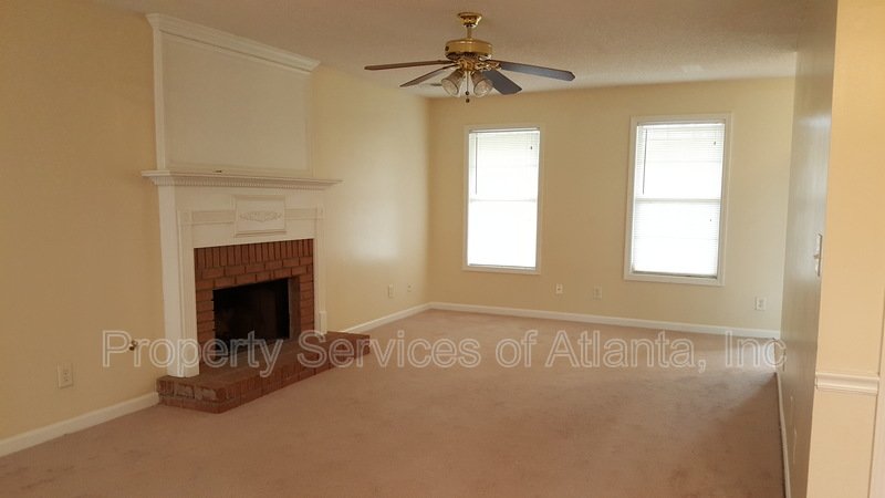 4BD/2.5 BA Stockbridge Fenced yard Move In Now!!! property image