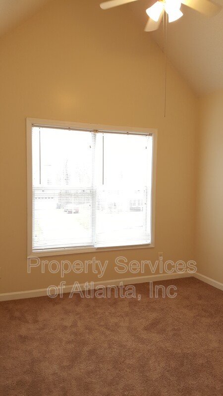 4BD/2.5 BA Stockbridge Fenced yard Move In Now!!! property image