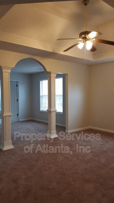 4BD/2.5 BA Stockbridge Fenced yard Move In Now!!! property image