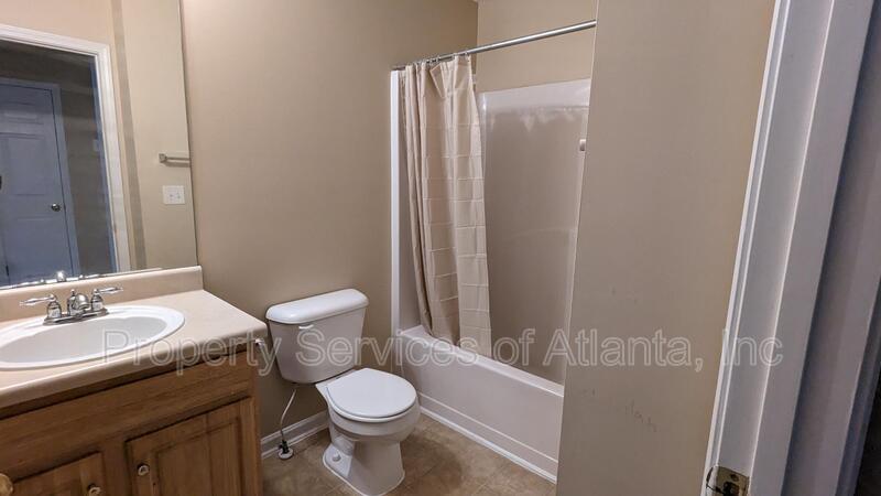 Spacious 4BD/3BA townhome in Morrow Move In Now property image