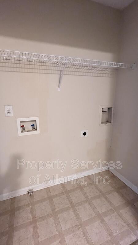 Spacious 4BD/3BA townhome in Morrow Move In Now property image