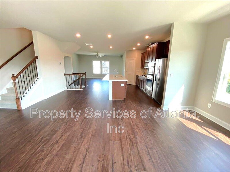 Woodstock - 4BR/3.5BA -TOWNHOUSE-GREAT SCHOOLS-INCLUDES LANDSCAPING. property image
