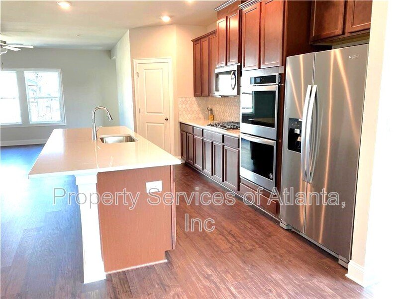 Woodstock - 4BR/3.5BA -TOWNHOUSE-GREAT SCHOOLS-INCLUDES LANDSCAPING. property image