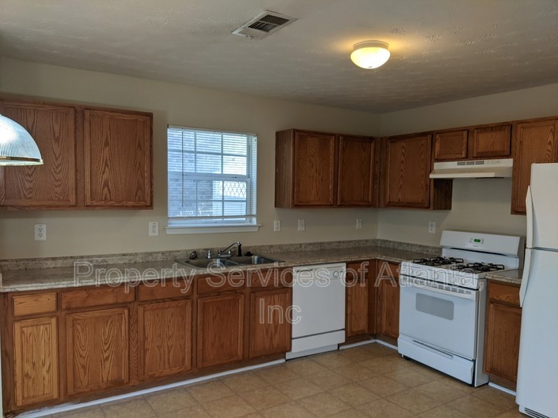 Stockbridge 4B/2.5BA Easy Location! property image