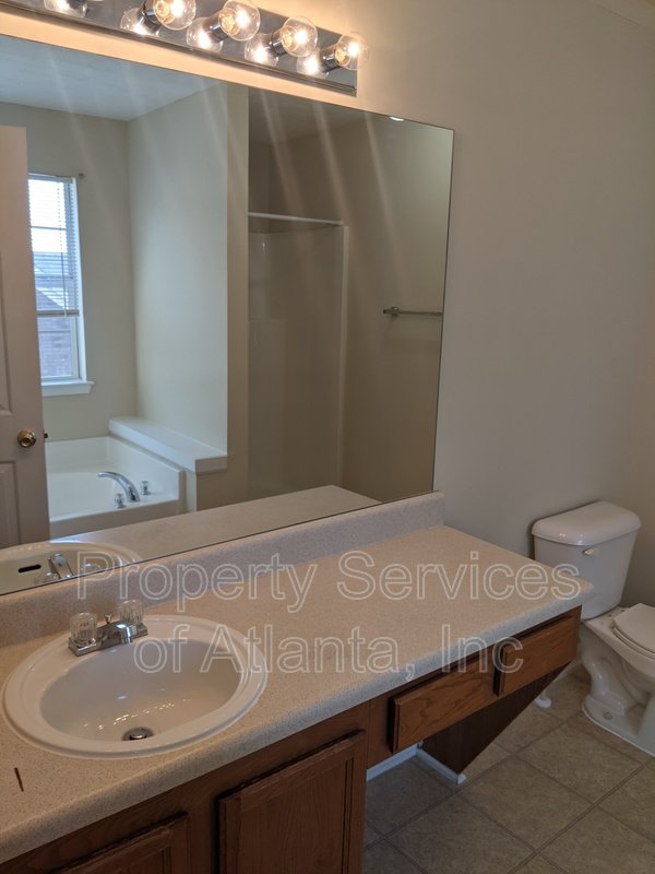 Stockbridge 4B/2.5BA Easy Location! property image