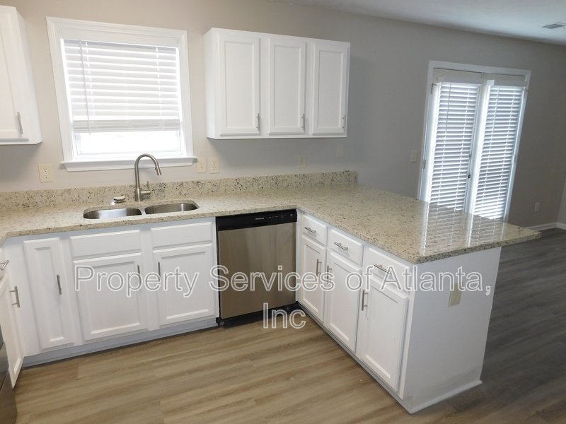 Douglasville - 3BR/2.5BA - Community with Amenities property image