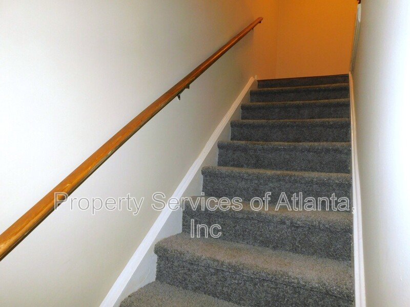 Roswell - 3BR/3.5 BA End Unit - Finished Basement - See Special property image