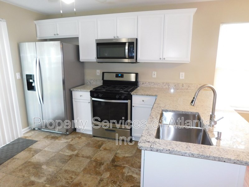 Canton - 3BR/2.5BA - FENCED CORNER LOT - GREAT SCHOOLS - SEE SPECIAL property image