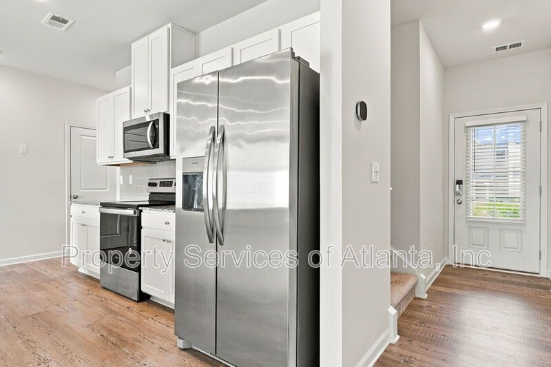 Flowery Branch - 3BR/2.5BA Townhouse - Includes Landscaping - SEE SPEC property image