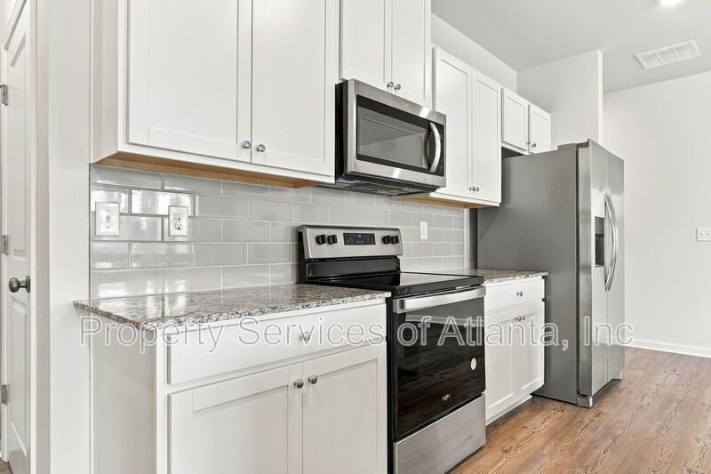 Flowery Branch - 3BR/2.5BA Townhouse - Includes Landscaping - SEE SPEC property image