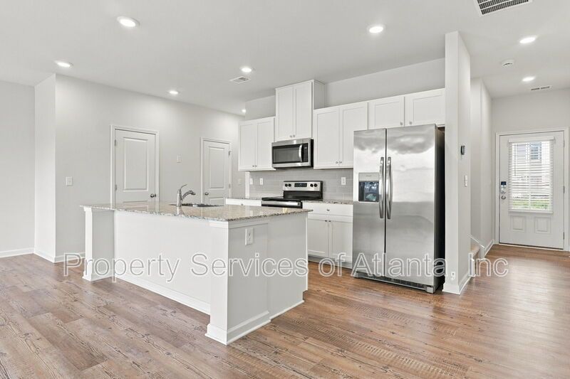 Flowery Branch - 3BR/2.5BA Townhouse - Includes Landscaping - SEE SPEC property image