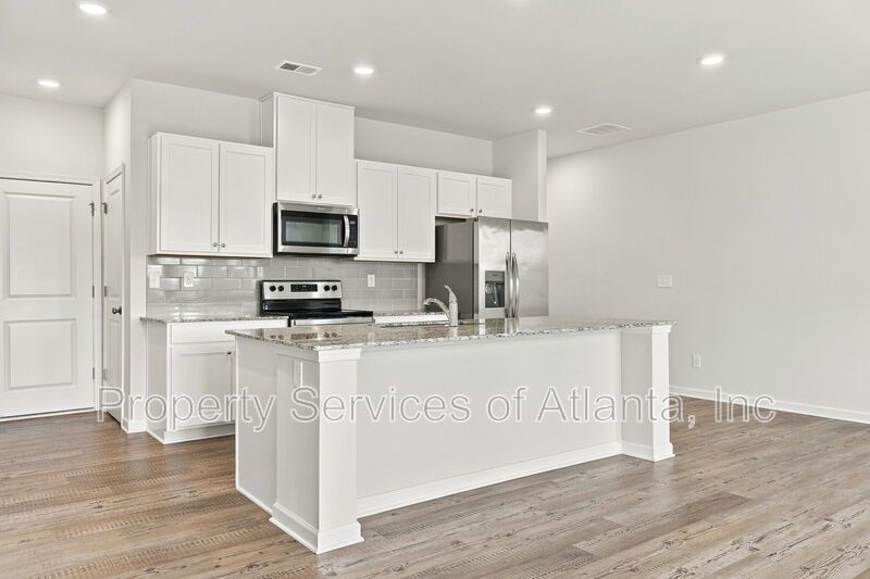 Flowery Branch - 3BR/2.5BA Townhouse - Includes Landscaping - SEE SPEC property image