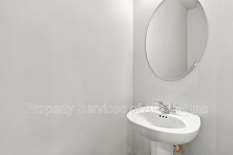 Flowery Branch - 3BR/2.5BA Townhouse - Includes Landscaping - SEE SPEC property image