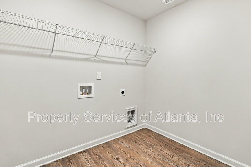 Flowery Branch - 3BR/2.5BA Townhouse - Includes Landscaping - SEE SPEC property image