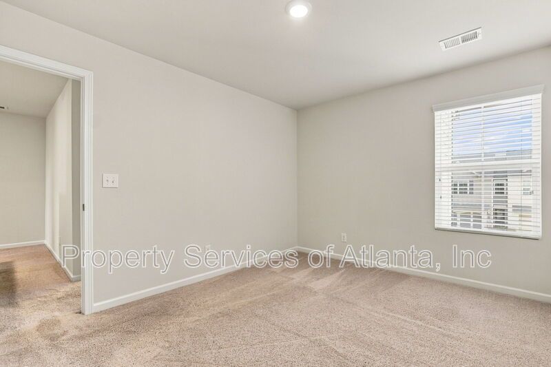Flowery Branch - 3BR/2.5BA Townhouse - Includes Landscaping - SEE SPEC property image