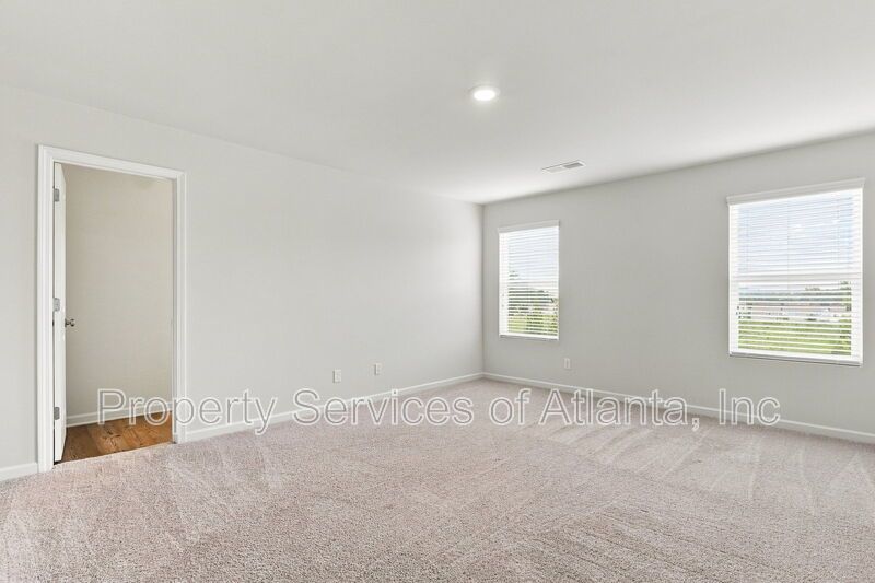 Flowery Branch - 3BR/2.5BA Townhouse - Includes Landscaping - SEE SPEC property image