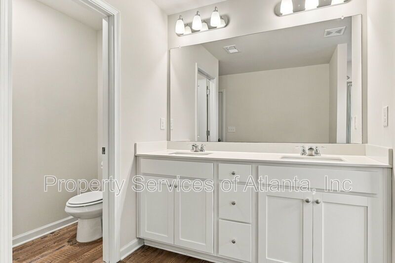 Flowery Branch - 3BR/2.5BA Townhouse - Includes Landscaping - SEE SPEC property image