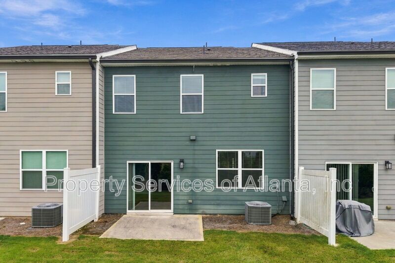 Flowery Branch - 3BR/2.5BA Townhouse - Includes Landscaping - SEE SPEC property image